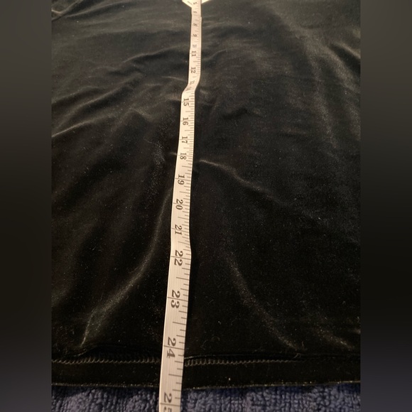 NWT Talbots Black Velvet/Velour Petite Large top - Picture 5 of 5